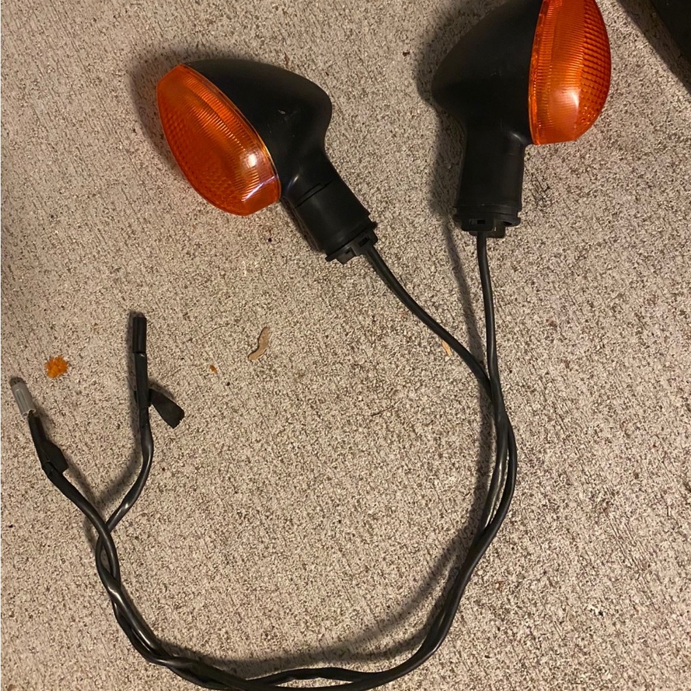 02-10 Yamaha FZ6 OEM turn signals